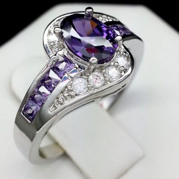JoJo, 2038681,New, Oval Cut Purple Swiss Crystal  Ring, Size 7 - Picture 2 of 6